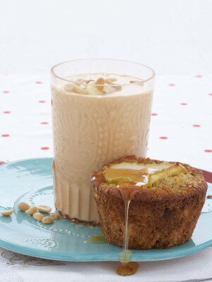 Apple Muffins With Peanut Butter And Banana Smoothies