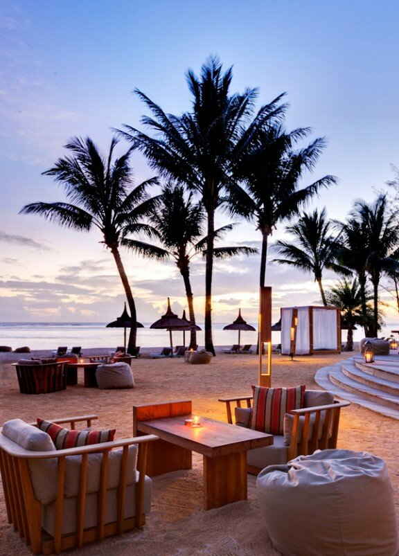 Outrigger-Mauritius-Resort---Bar-Bleu-Beach-Seating