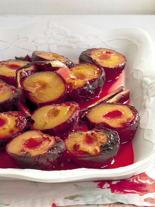 baked-plums-dessert